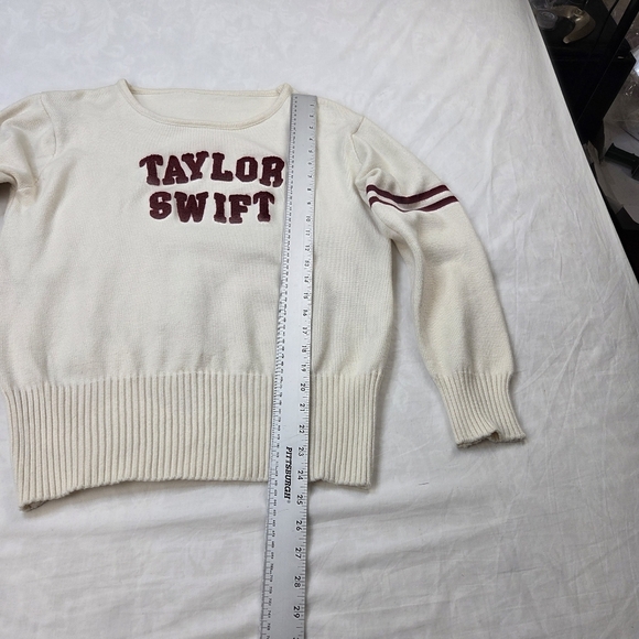 Taylor Swift Collegiate RED Era Knit Sweater Size L - Picture 7 of 10